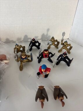 Lot of 8 Great Adventures Knights Action Knight Fisher-Price 1994 Gold/ Black